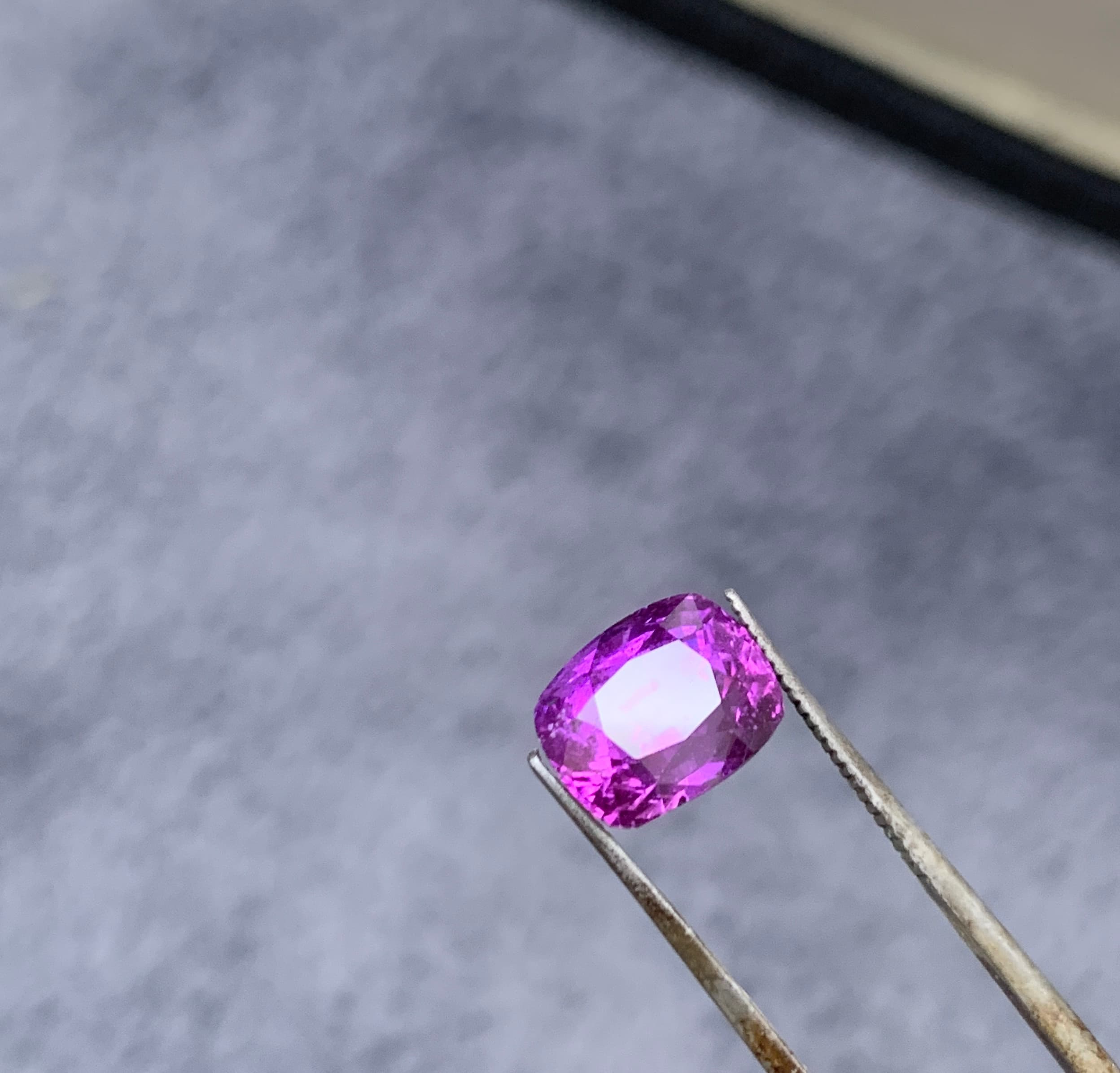 Pink Sapphire 5.5 carat for sale in Beruwala, Sri Lanka